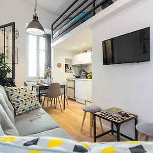 Angle Droit- Loft Et Atypique, Climatisation, Vieux-nice Apartment